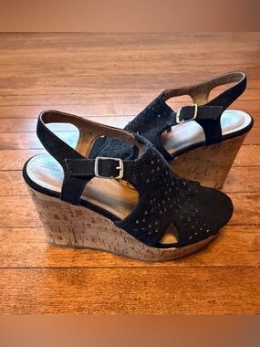 Maurices Black and Cork Wedge Heeled Sandal size 7